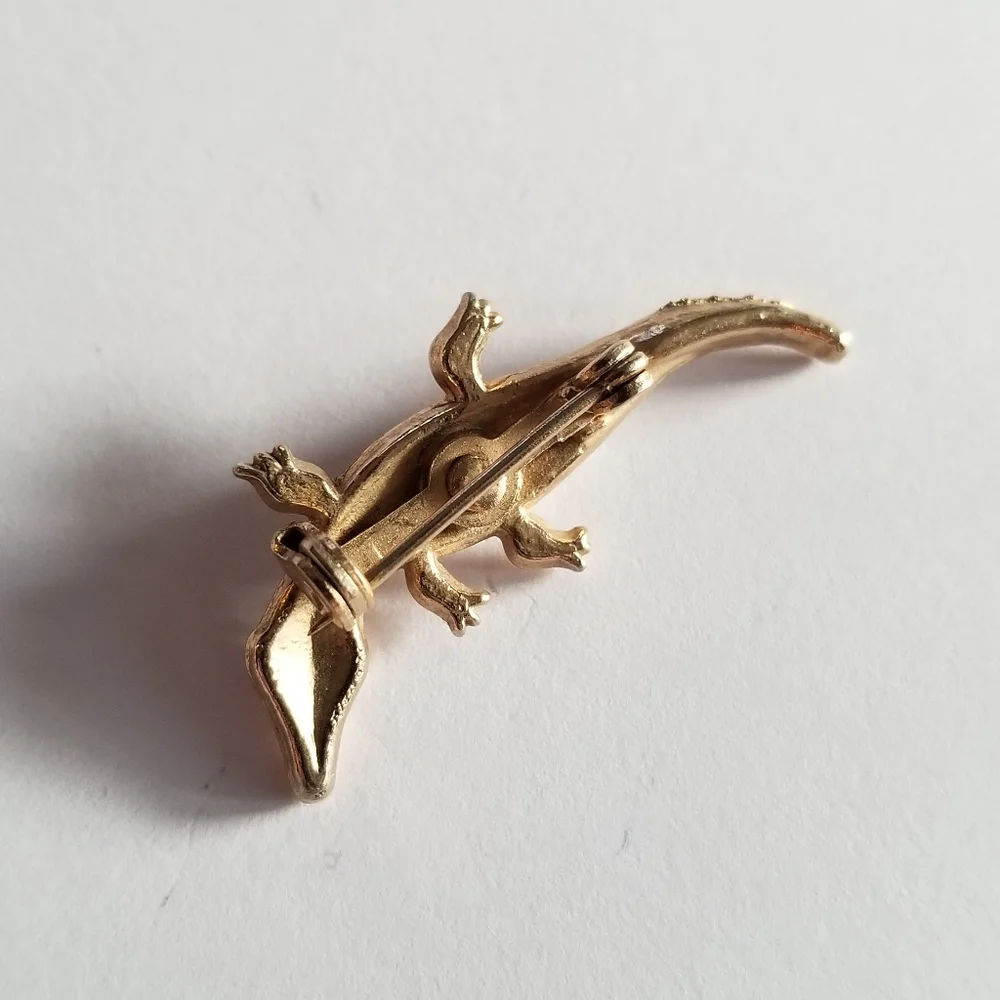 Vintage tiny lizard